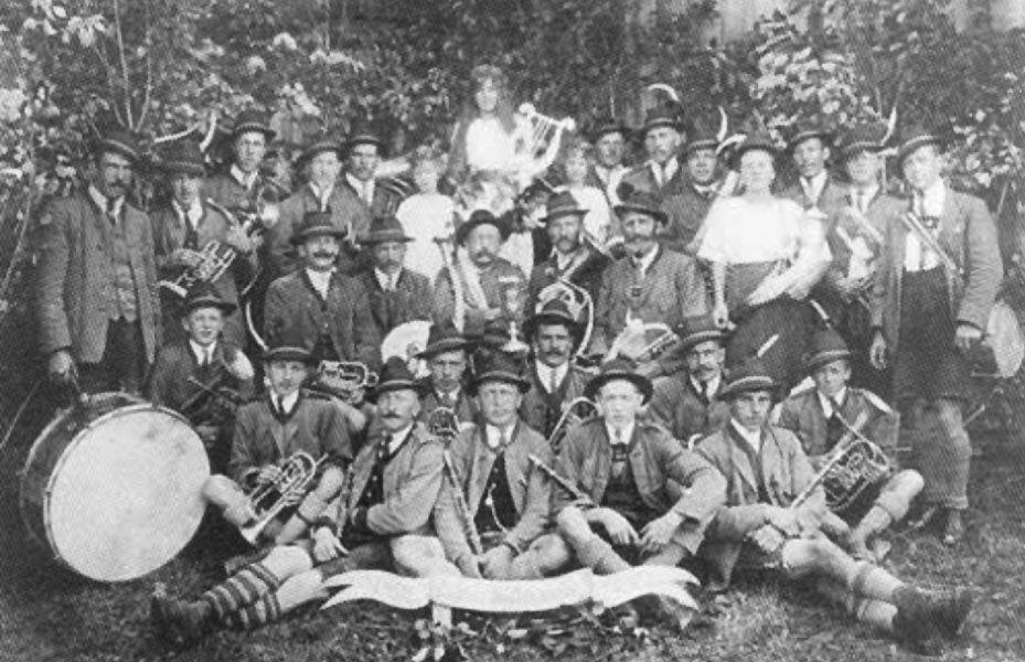 Trachtenmusikkapelle Wald im Pinzgau in den 1920-1930er Jahren